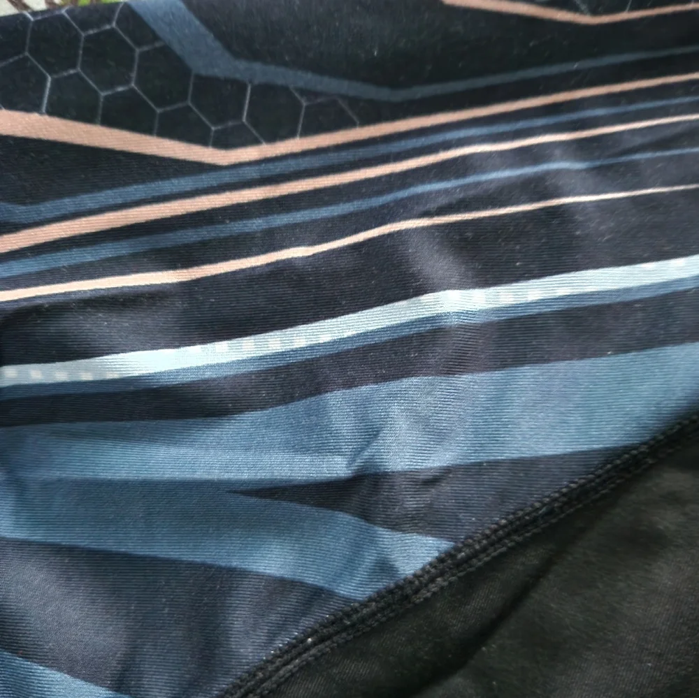 2 Men's Liberty Pro Swim Shirt - Picture 5 of 11